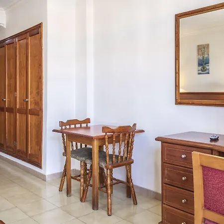 Be Smart Florida Plaza Apartment *
